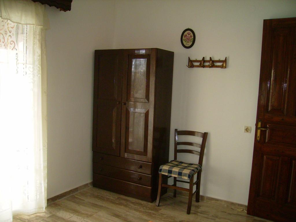 Gerekos Studios And Apartments Agios Georgios  Exterior photo